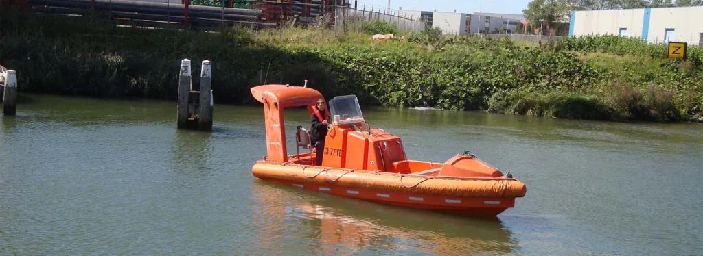 Fast recue boat marjo